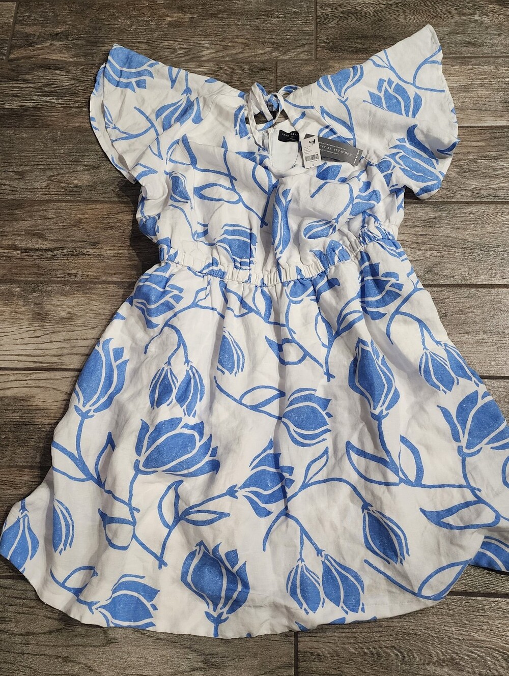 Lane Bryant white/blue floral whimsical dress with tie back detail, size 18 NEW
